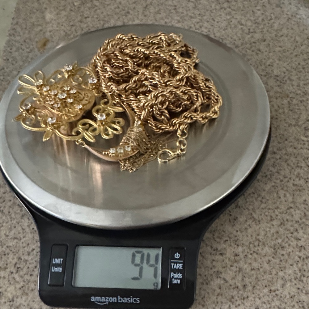 Gold Floral Crystal Pendant Necklace for Women